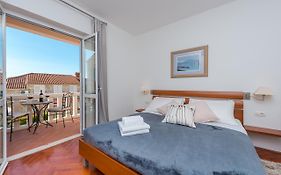 Tara Apartments
